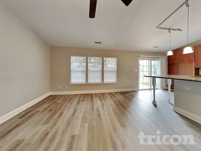 Photo - 3009 Softwind Dr