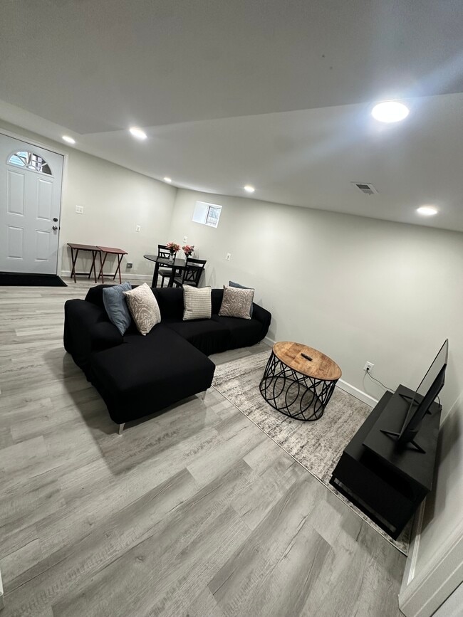 Photo - 8303 Navahoe Dr