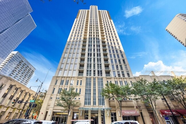 Building Photo - 1250 S Michigan Ave Unit 1704