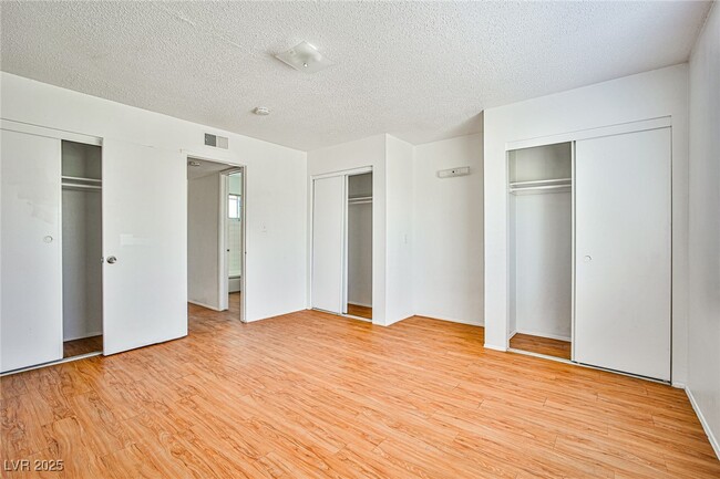 Photo - 5816 Bromley Ave Unit 6