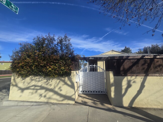 Photo - 4761 W 169th St