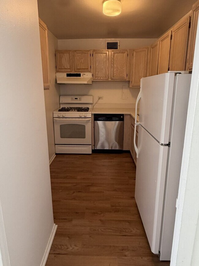 Photo - 1400 E 55th Pl Unit 815S