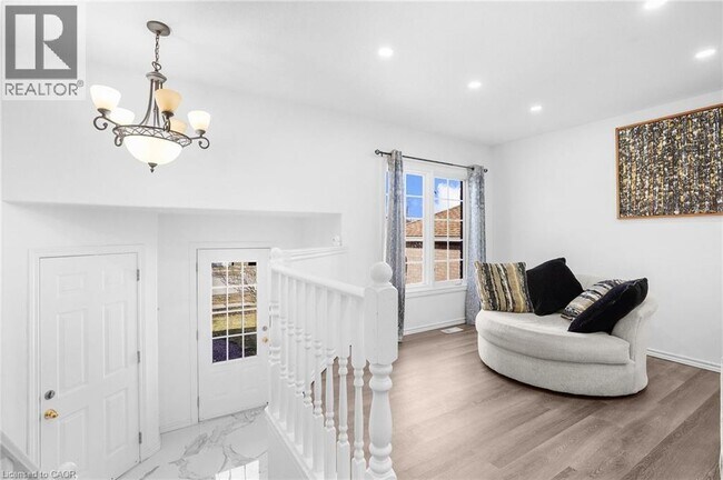 Photo - 8 Bradley Ln