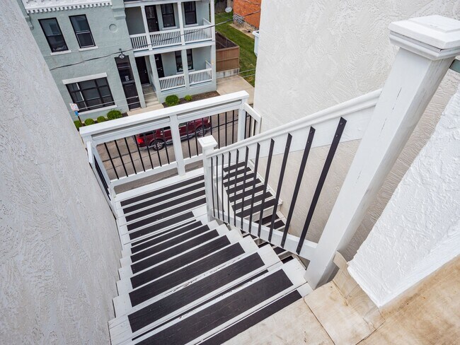 Photo - 1438 Indianola Ave