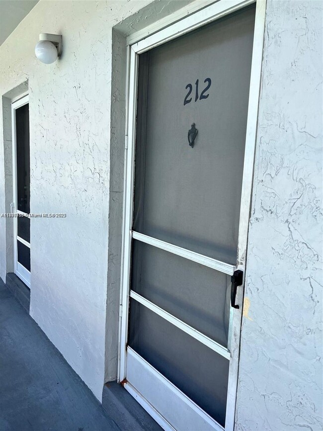 Photo - 16215 NE 18th Ct Unidad 212