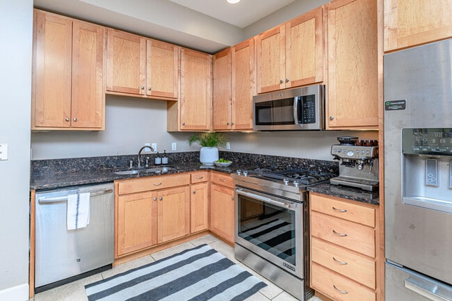 Photo - 2 E Clarkson Rd Unit B