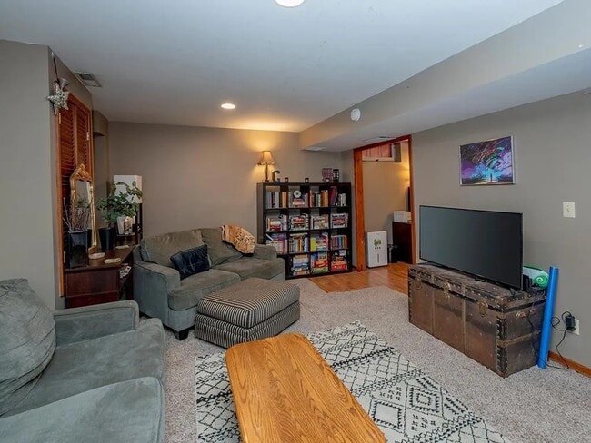 Sala de estar - 1015 20th Ave SE Unidad 2