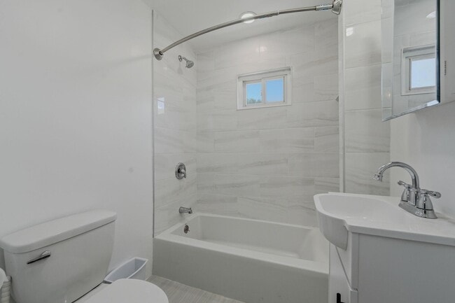 Photo - 18 John St Unit 2