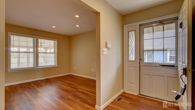 Photo - 18B Thomas Paine Dr