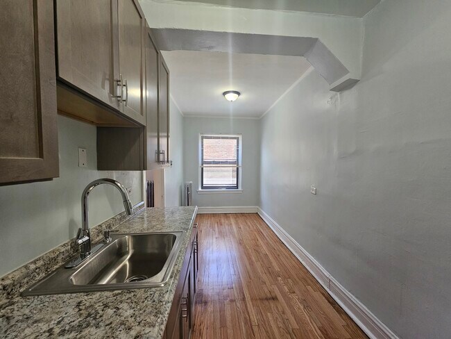 Photo - 3412 W Montrose Ave Unit 308