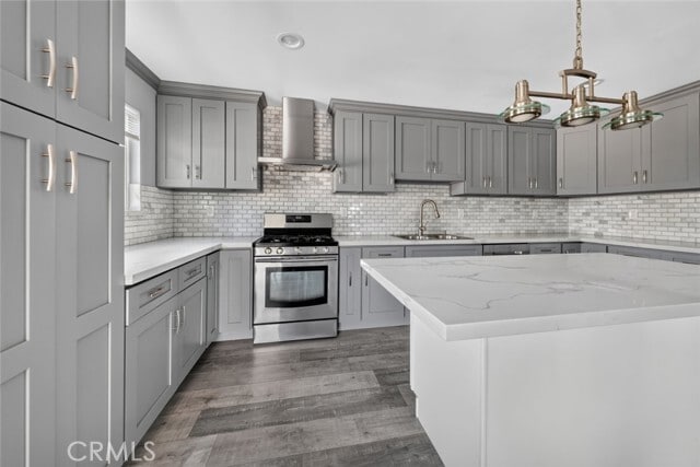 1175 Alexandria Ave