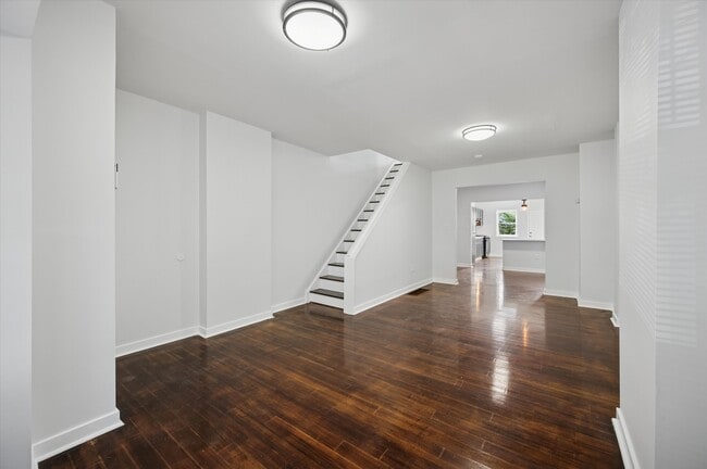 Building Photo - 5318 Kershaw St Rental