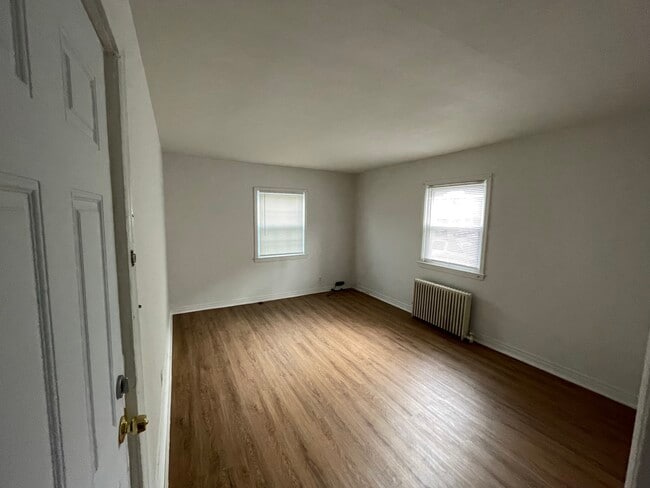 Building Photo - 365 Concord Ave Unit B