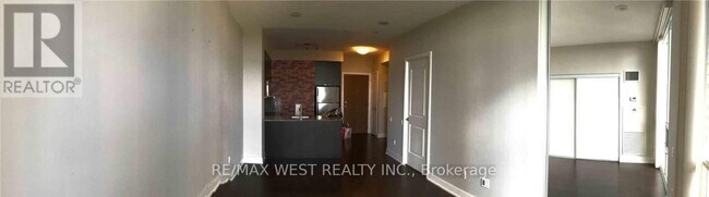 23 Sheppard Ave E Unité 2107