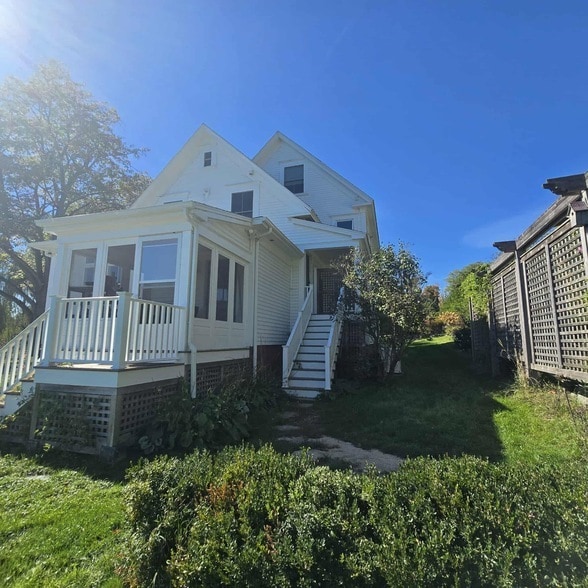 Building Photo - 230-232 Spruce Ln Ext Unit A