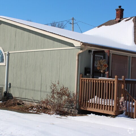 Building Photo - 118 Elles Ave Rental
