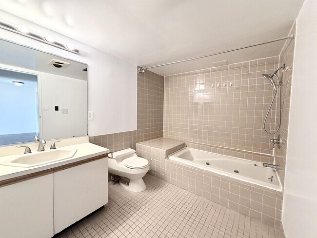 Photo - 300 Newark St. Unidad 7K