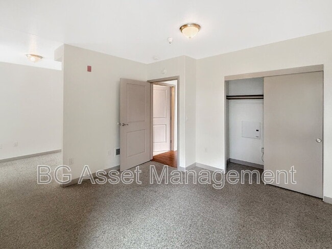 Photo - 1459 MacArthur Blvd Unit 41