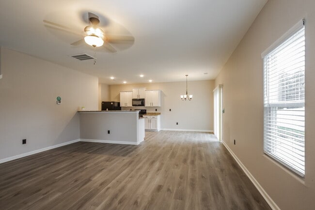 Photo - 904 Hilphiger Ct