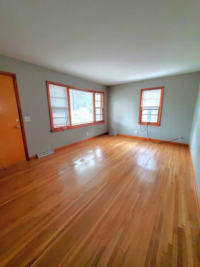 Photo - 4404 2nd St NE