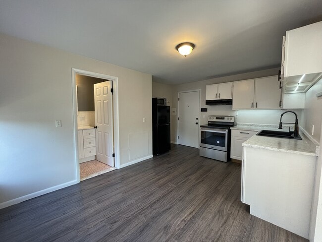 Photo - 4359 Lake Ave