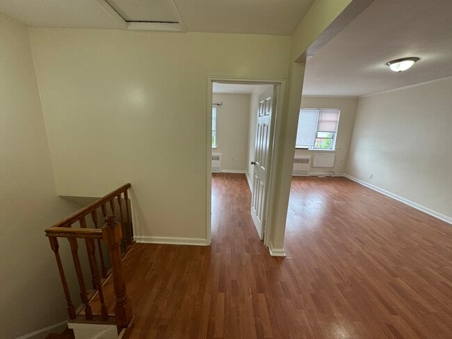 Building Photo - 114 Avenue N Unit Apt #2