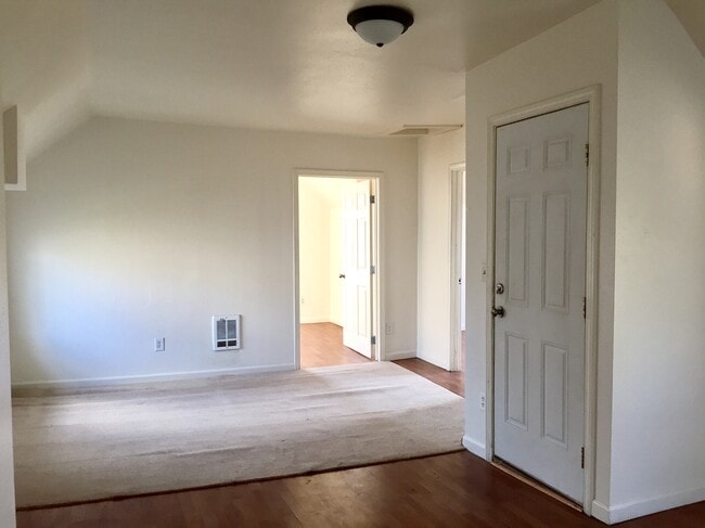 Photo - 828 W Maxwell Ave