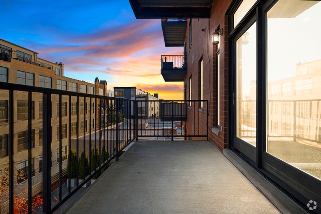 Building Photo - 1355 W Washington Blvd Unit 4d Rental