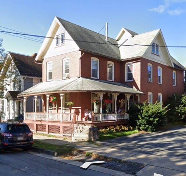 Building Photo - 1-116-112 2nd St Unit 116 1/2 2nd Street Rental