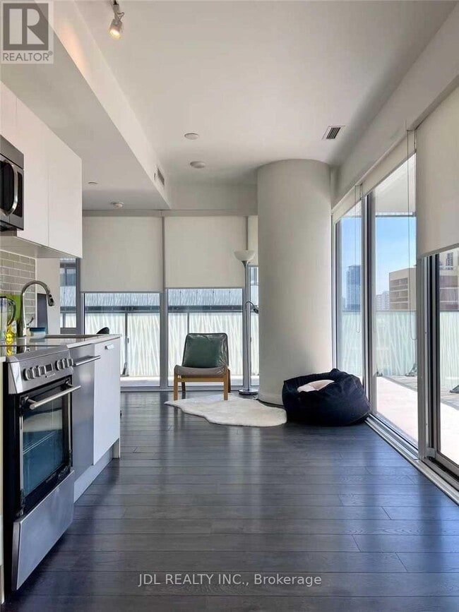 Photo - 42 Charles St E Unité 2002