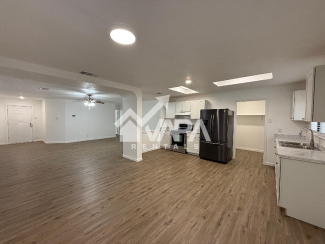 Photo - 7533 Foss Meadows