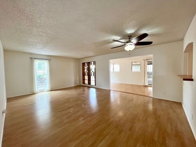 Photo - Mililani Town: 4 bed, 2.5 bath House with Den and Large Patio