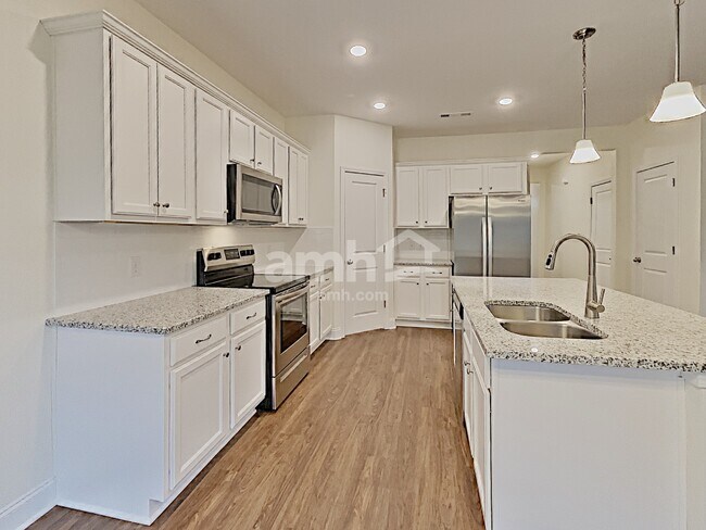 Photo - 444 Charity Ln