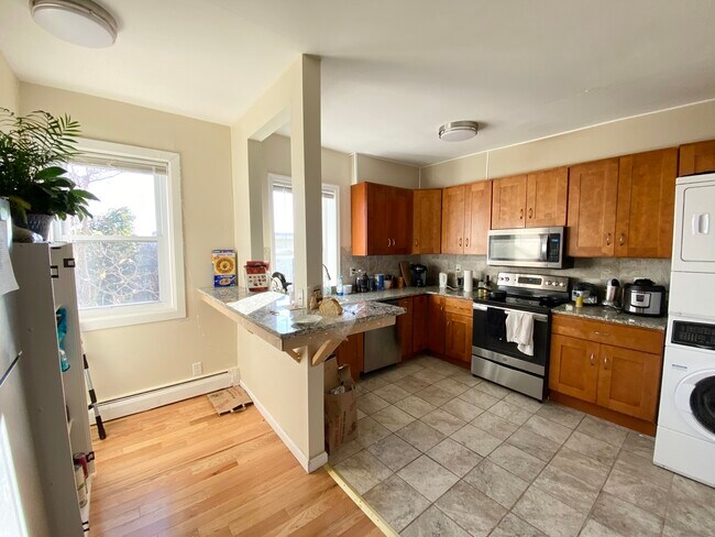 Building Photo - 6 Bickford Ave Unit #3