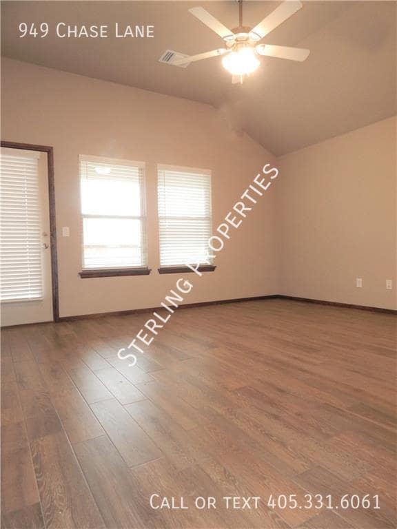 Photo - 949 Chase Ln