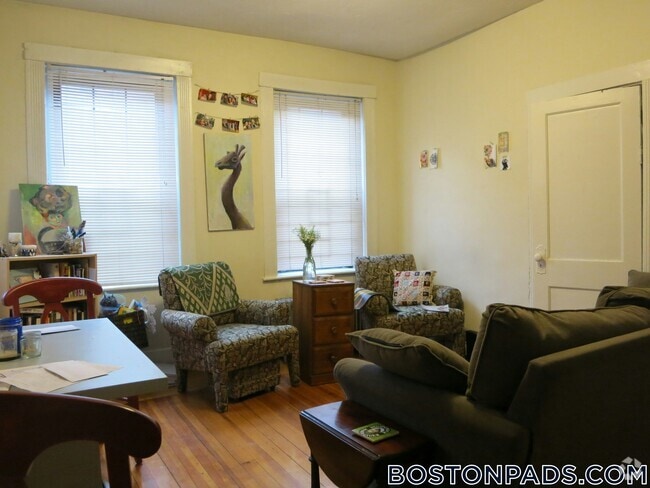 Building Photo - 1412 Commonwealth Ave Rental
