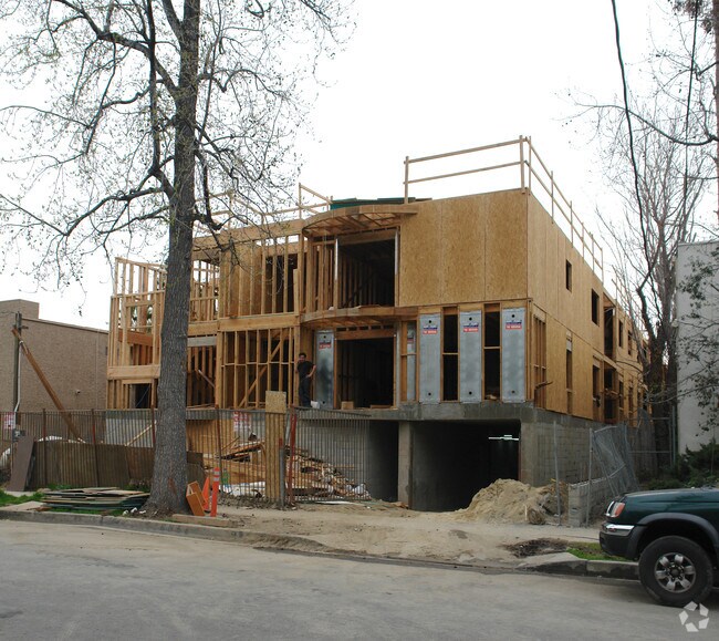 árbol obstruction. Este es el único alt registros. - 5312 Hermitage Ave