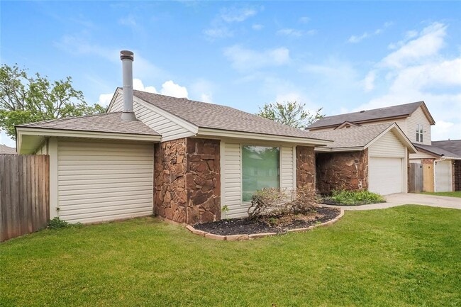 Photo - 11235 Davis Ct