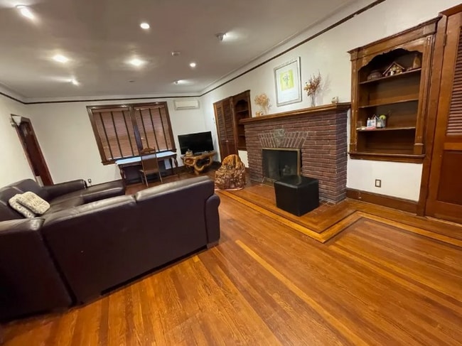 Photo - 459 Irving Ave