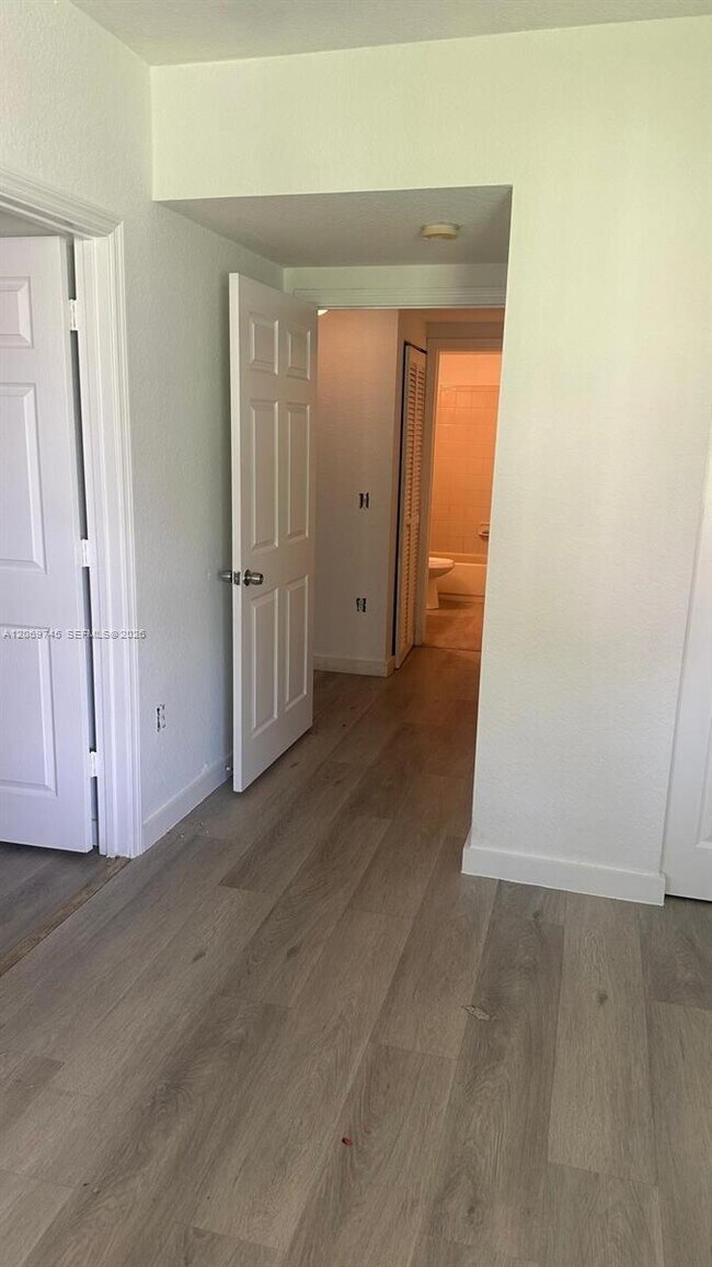 Photo - 2703 Belmont Ln Unidad 2703
