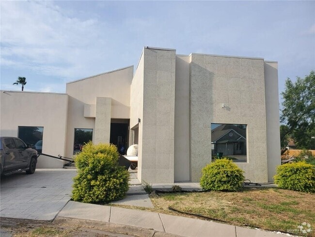 Building Photo - 805 Bugambilia Ave Rental