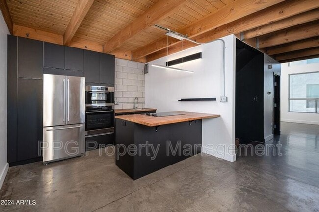 Photo - 537 E Willetta St Townhome