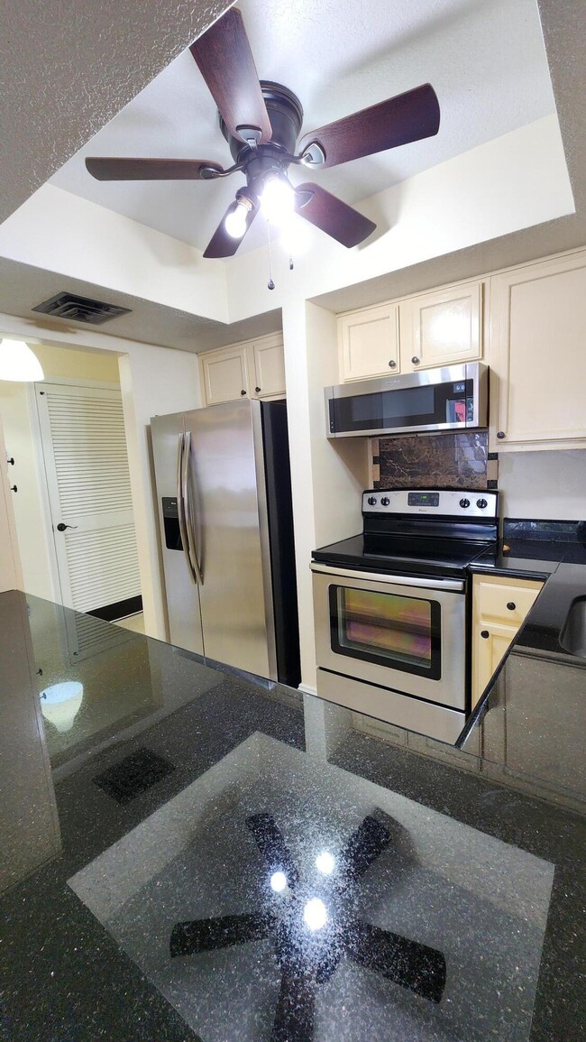 Photo - 105 S Riverside Dr Unit 204