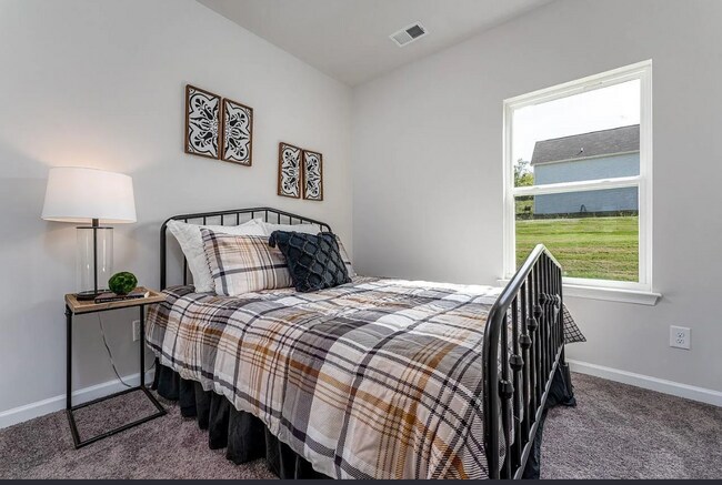 Photo - 930 Millstream Dr