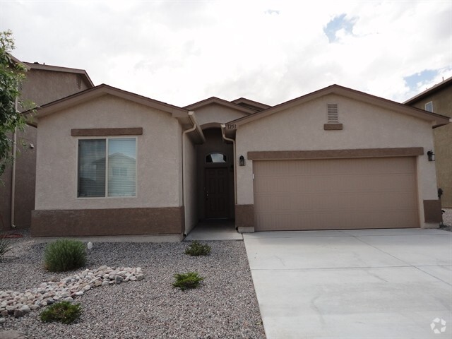 Building Photo - 1251 Desert Paintbrush Loop NE Rental