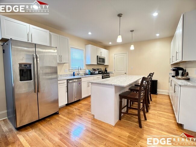 Building Photo - 38 Matchett St Unit 1