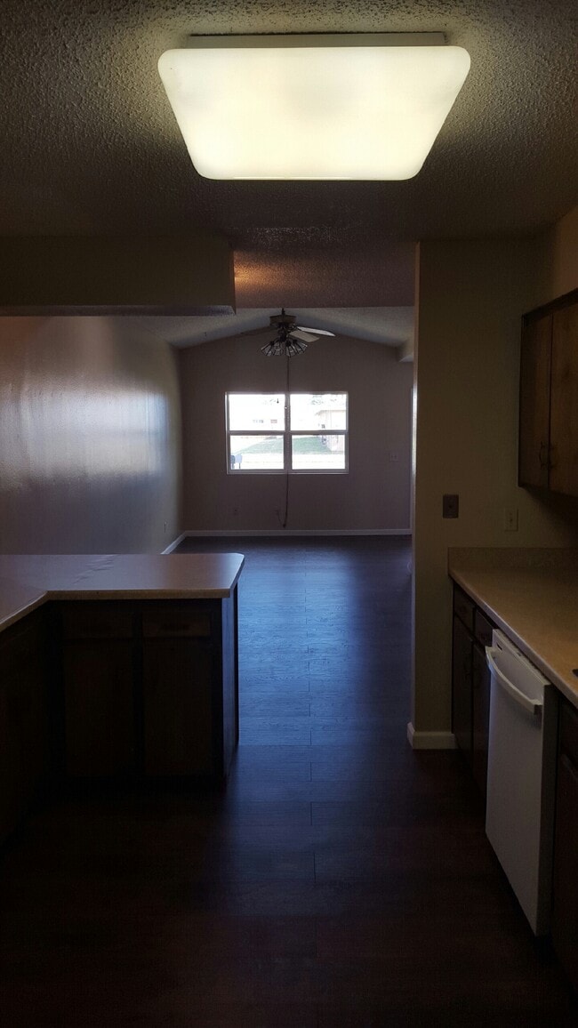 Photo - 5713 Wabash St