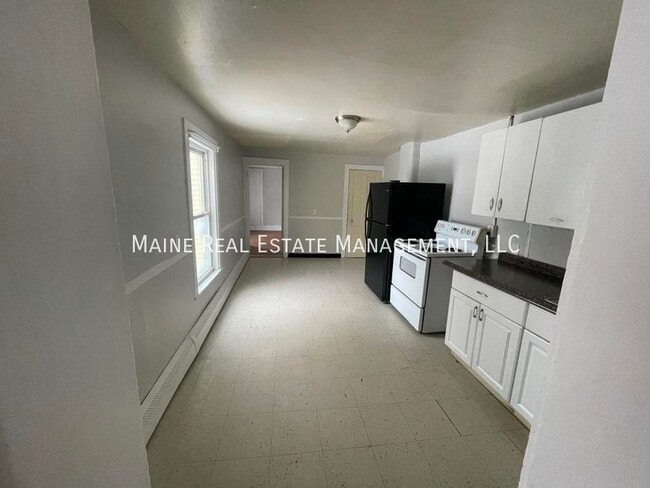 Building Photo - 22 Birch St Rental