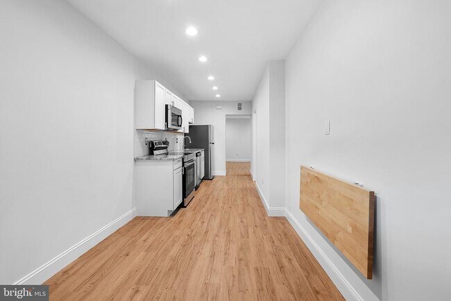 Photo - 3876 Lancaster Ave