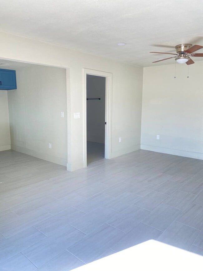 Photo - 715 E River Ave